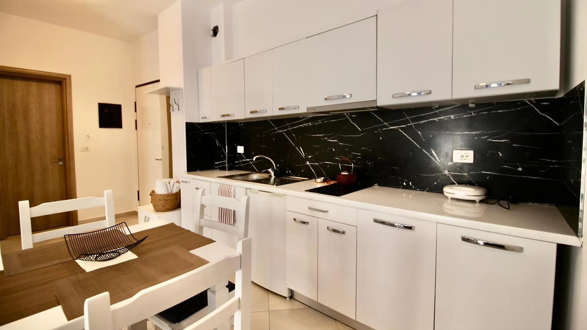 Saranda Apartaments Meta 0*, Sarande Albania